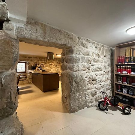 Maison Laurel - Beautiful Stone Estate With Private Pool, Near Split And Omis Gata Exterior foto