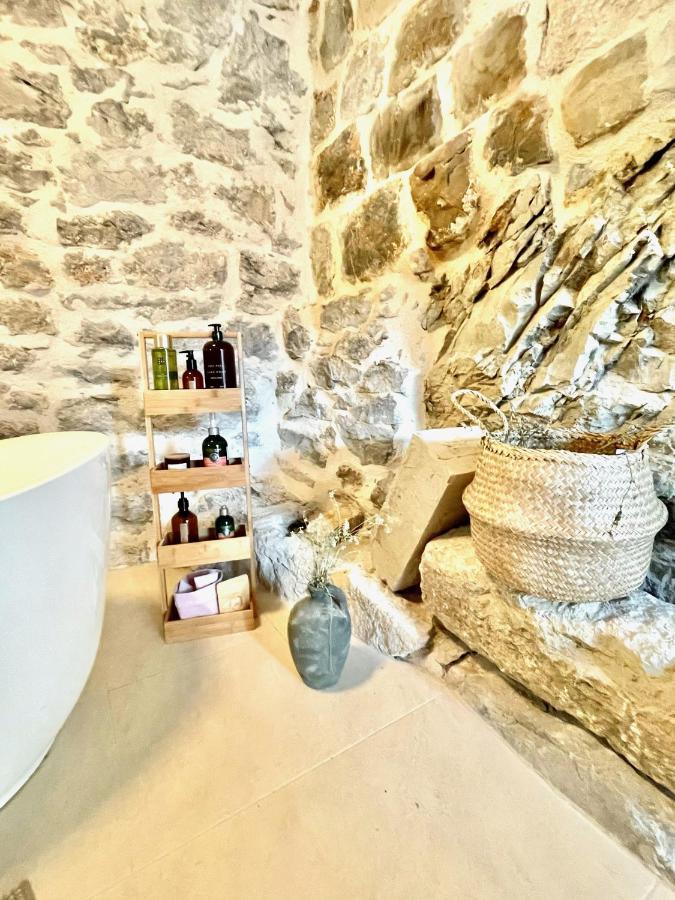 Maison Laurel - Beautiful Stone Estate With Private Pool, Near Split And Omis Gata Exterior foto