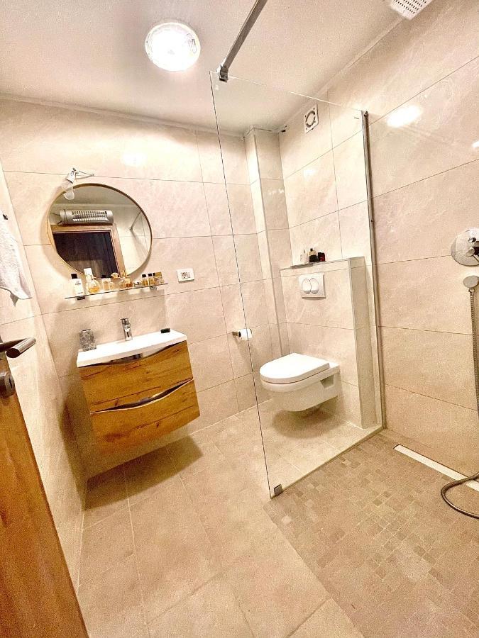 Maison Laurel - Beautiful Stone Estate With Private Pool, Near Split And Omis Gata Exterior foto