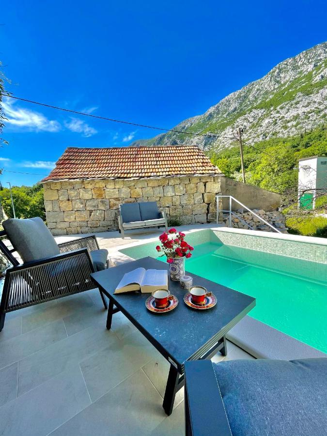 Maison Laurel - Beautiful Stone Estate With Private Pool, Near Split And Omis Gata Exterior foto