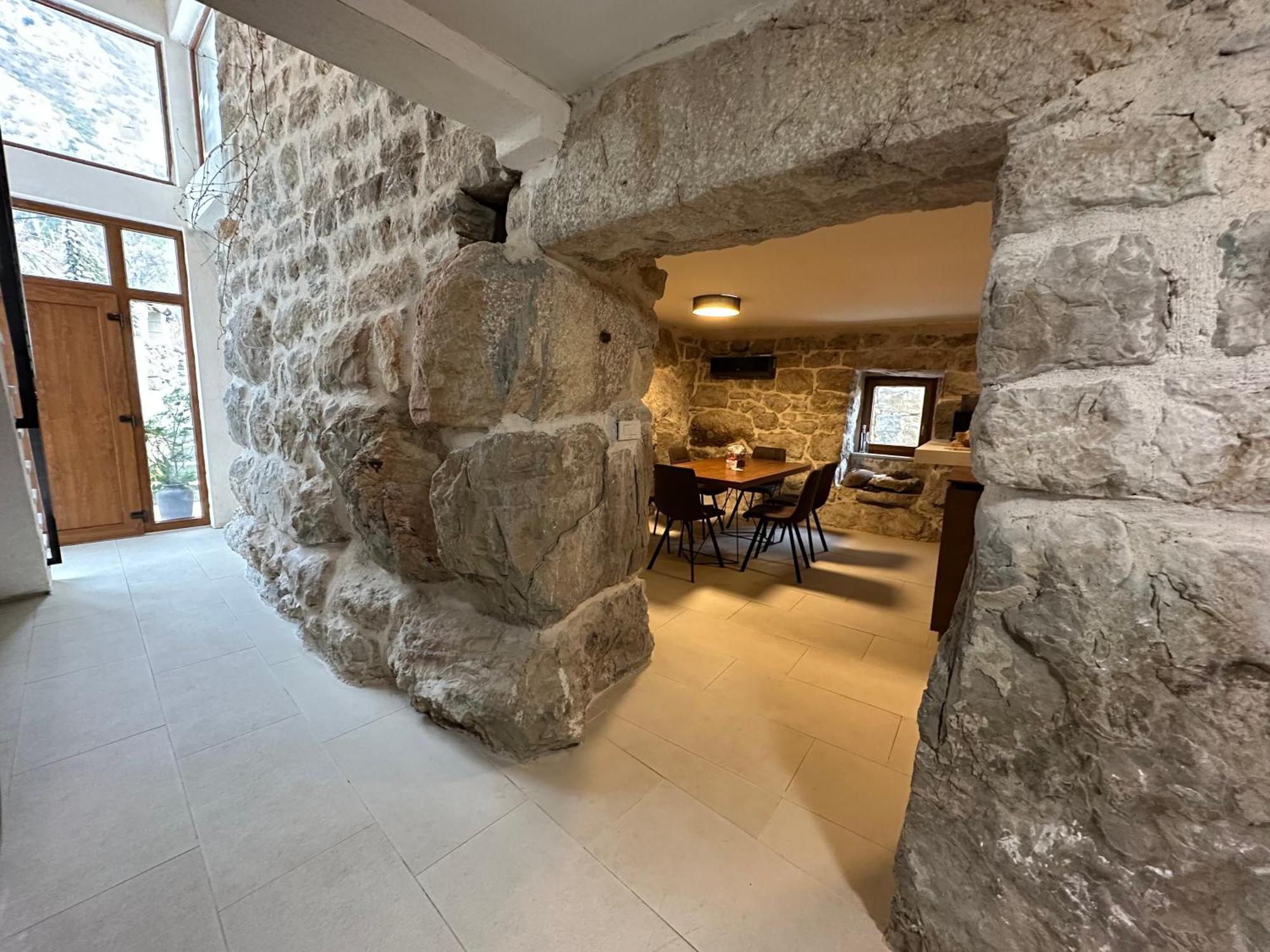 Maison Laurel - Beautiful Stone Estate With Private Pool, Near Split And Omis Gata Exterior foto
