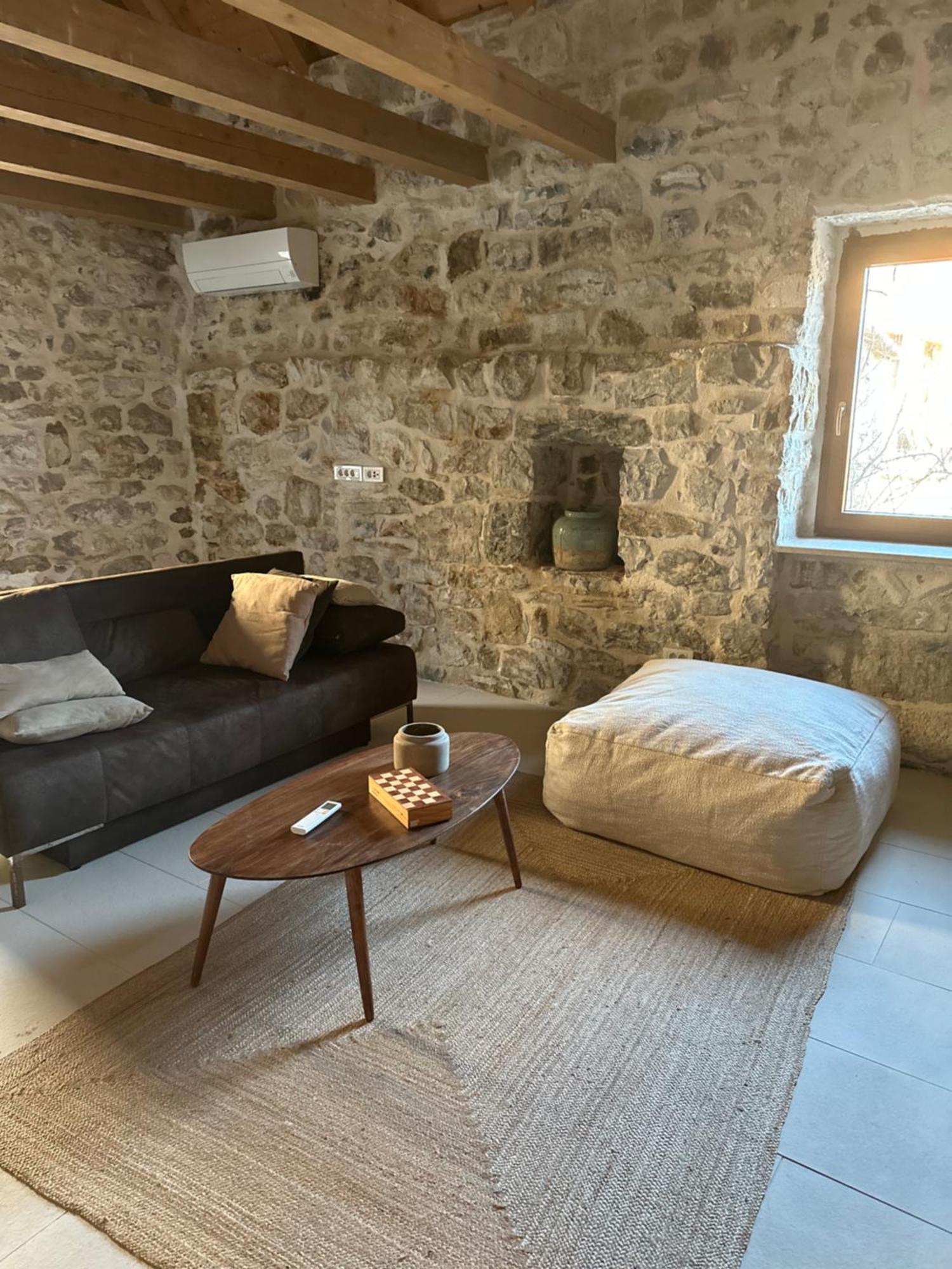 Maison Laurel - Beautiful Stone Estate With Private Pool, Near Split And Omis Gata Exterior foto